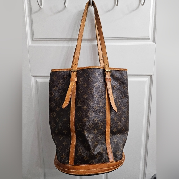 Louis Vuitton Bucket Bag - Picture 2 of 13